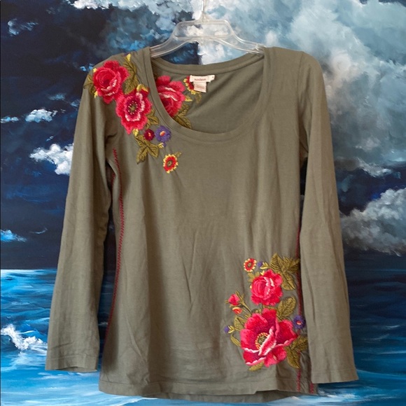Floral Embroidered Women's Top - Green - Picture 1 of 7